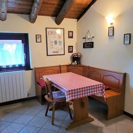 Panzió Cinque Abeti Agrialloggio Mountain Iseo Hospitality Bossico